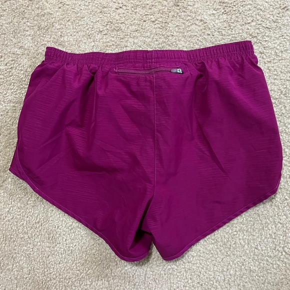 Womens Nike DriFit Running Shorts - Picture 2 of 4